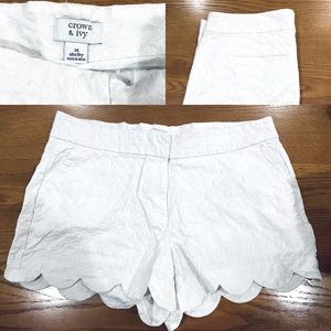 5/$30✨ Crown & Ivy Shelby Scalloped Shorts